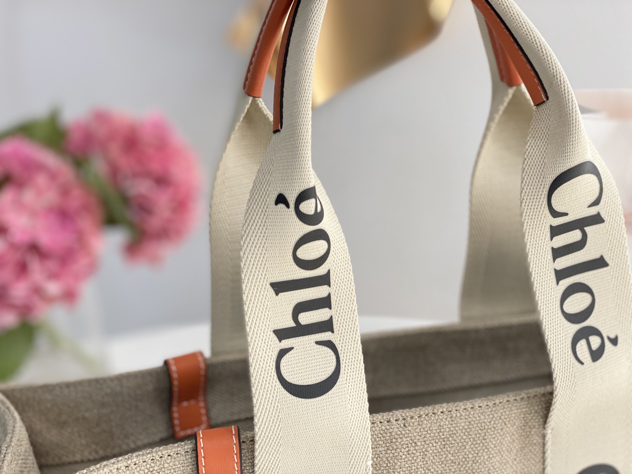 Chloe Large Woody Tote Bag In Linen 